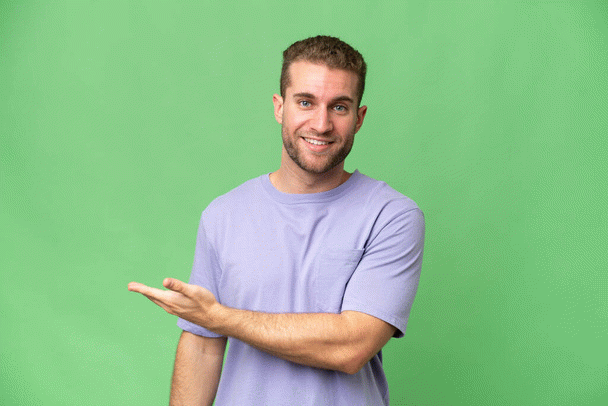 روش‌های درآمدزایی از هوش مصنوعی در دوبله و صداگذاری به همراه ۹ نکته کلیدی